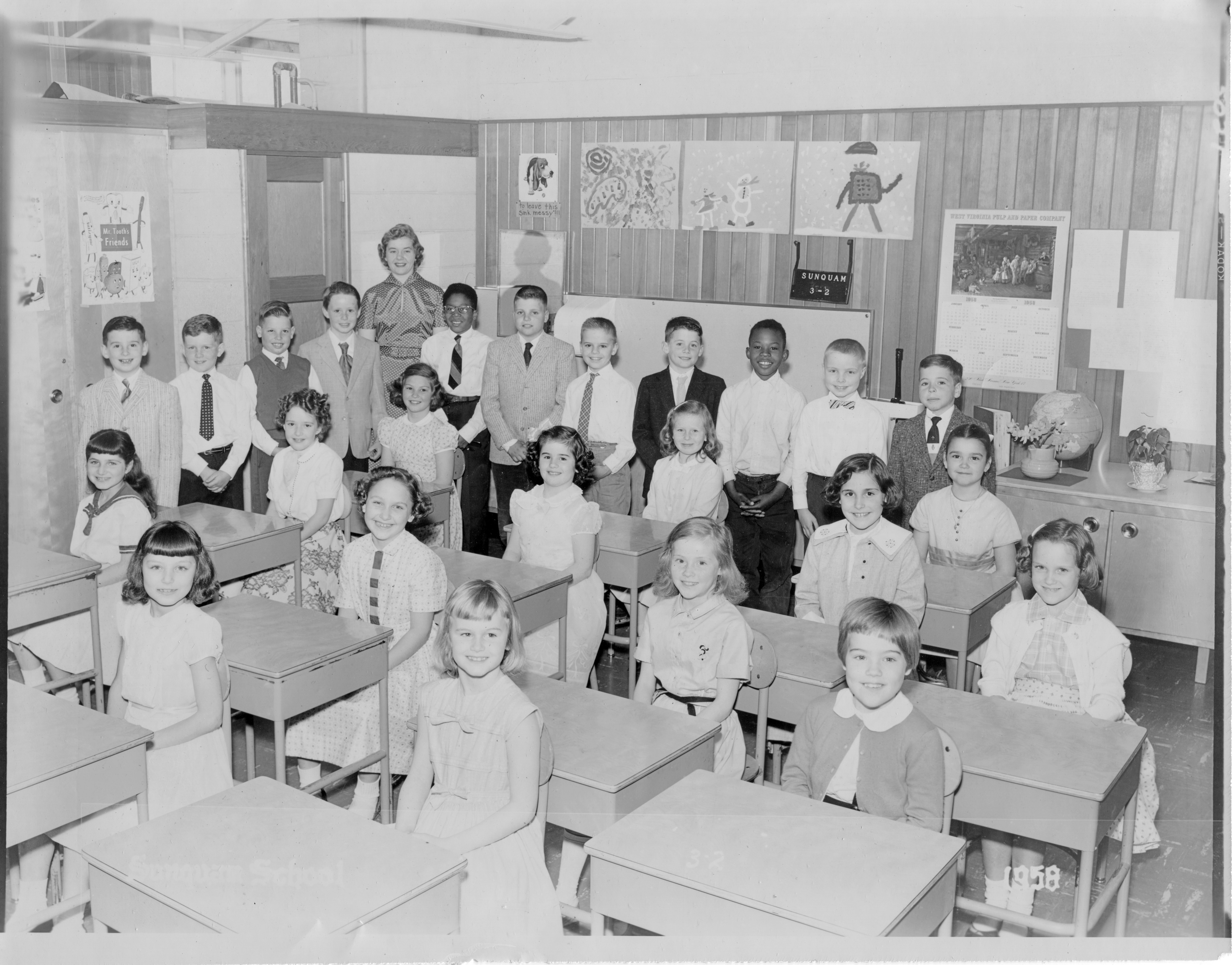 Black and white photo of the Sunquam School 3rd grade class with teacher Miss Schwartzkoff in the year 1958